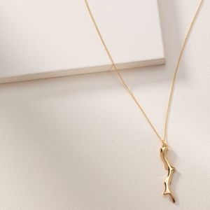 Stella&Dot Chase Coral Pendant - brand new!